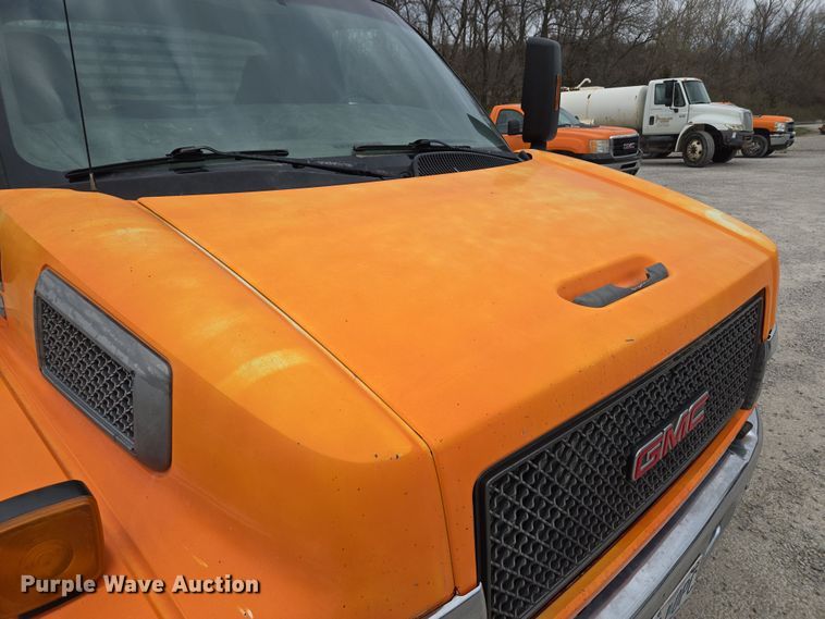 image for item EQ6904 2008 GMC  C4500 flatbed truck