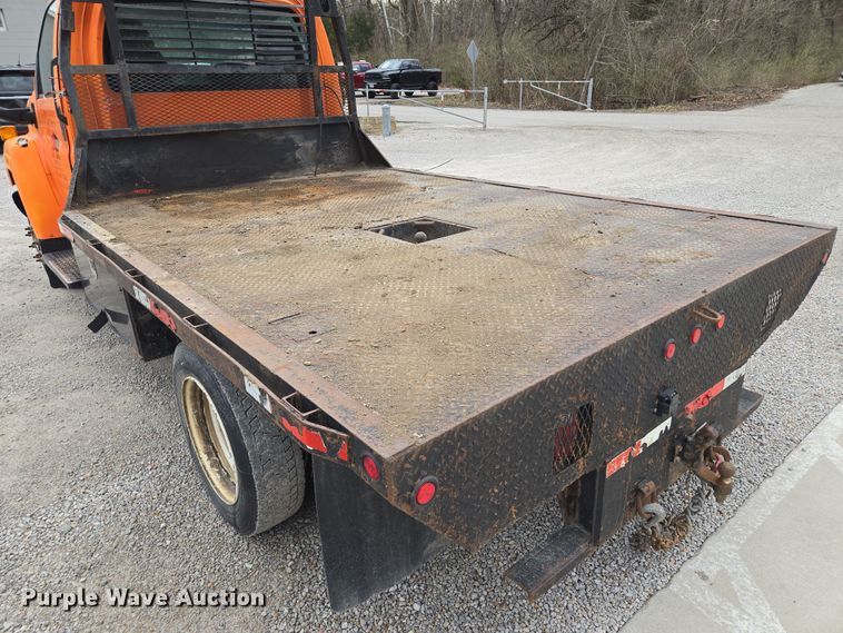 image for item EQ6904 2008 GMC  C4500 flatbed truck
