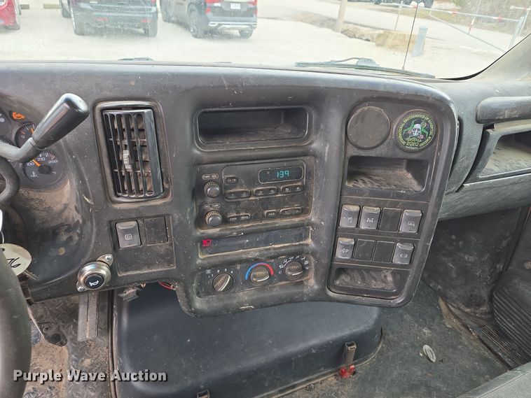 image for item EQ6904 2008 GMC  C4500 flatbed truck