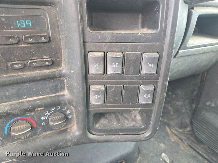 image for item EQ6904 2008 GMC  C4500 flatbed truck