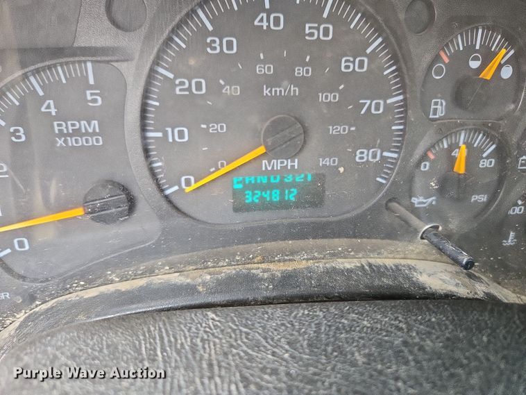 image for item EQ6904 2008 GMC  C4500 flatbed truck