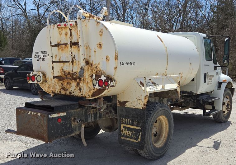 image for item EQ6905 2007 International  4200 water truck