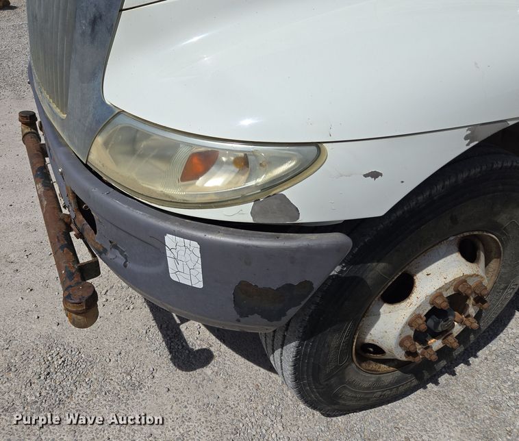 image for item EQ6905 2007 International  4200 water truck