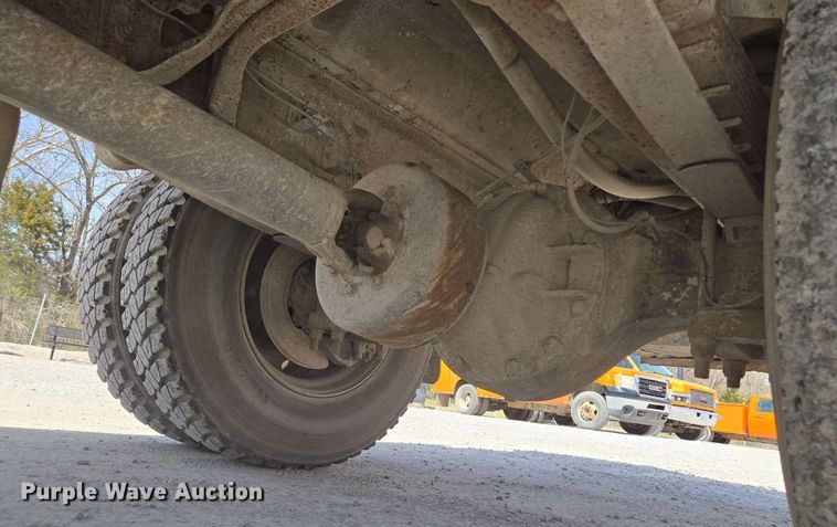 image for item EQ6905 2007 International  4200 water truck