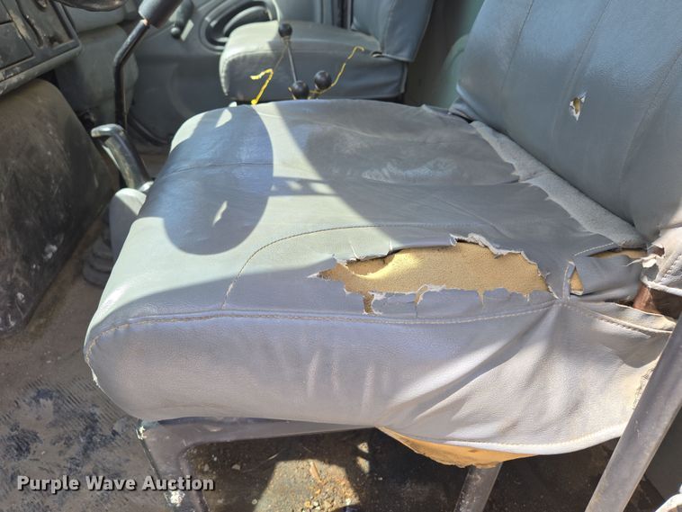 image for item EQ6905 2007 International  4200 water truck