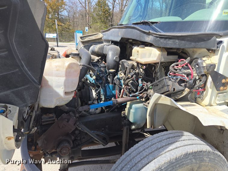 image for item EQ6905 2007 International  4200 water truck