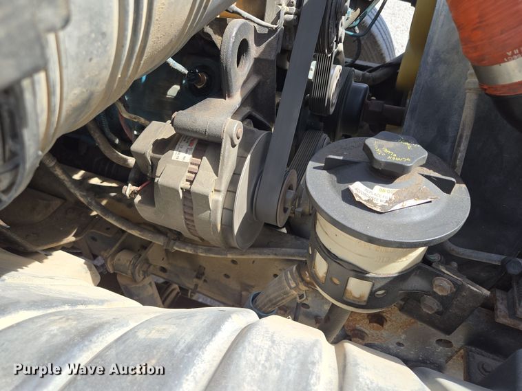 image for item EQ6905 2007 International  4200 water truck