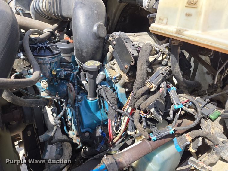 image for item EQ6905 2007 International  4200 water truck