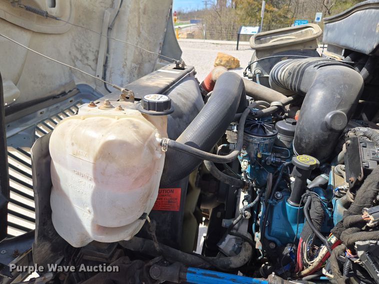 image for item EQ6905 2007 International  4200 water truck