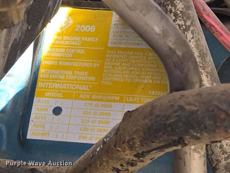 image for item EQ6905 2007 International  4200 water truck