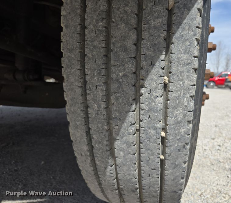 image for item EQ6905 2007 International  4200 water truck