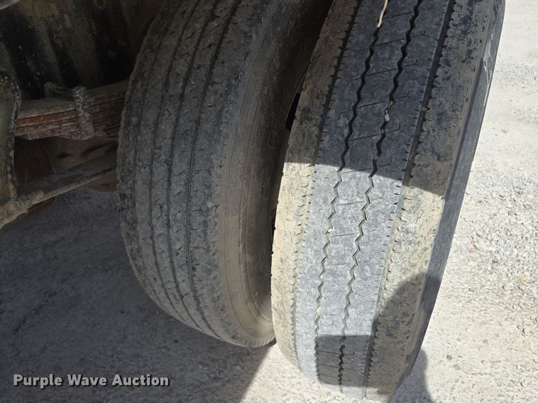 image for item EQ6905 2007 International  4200 water truck