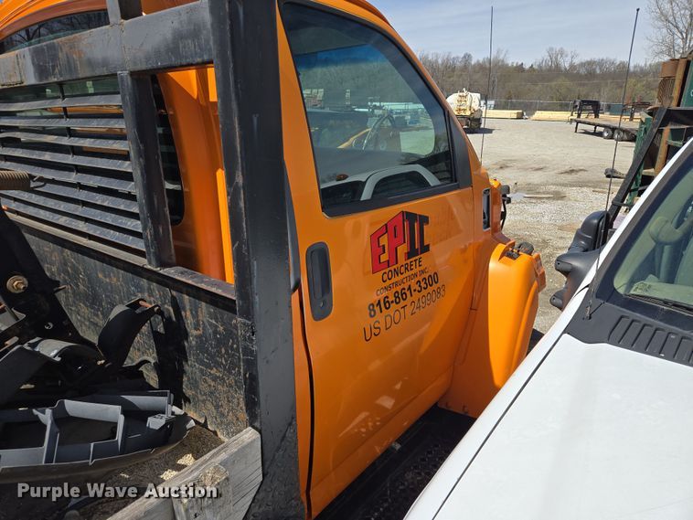 image for item EQ6911 2008 GMC C4500 flatbed truck