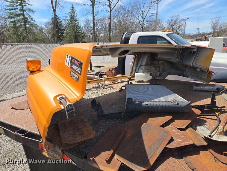 image for item EQ6911 2008 GMC C4500 flatbed truck