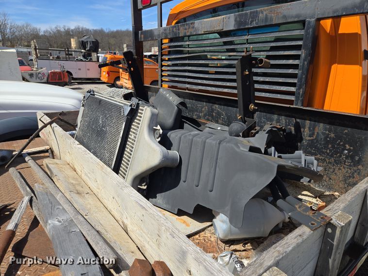 image for item EQ6911 2008 GMC C4500 flatbed truck