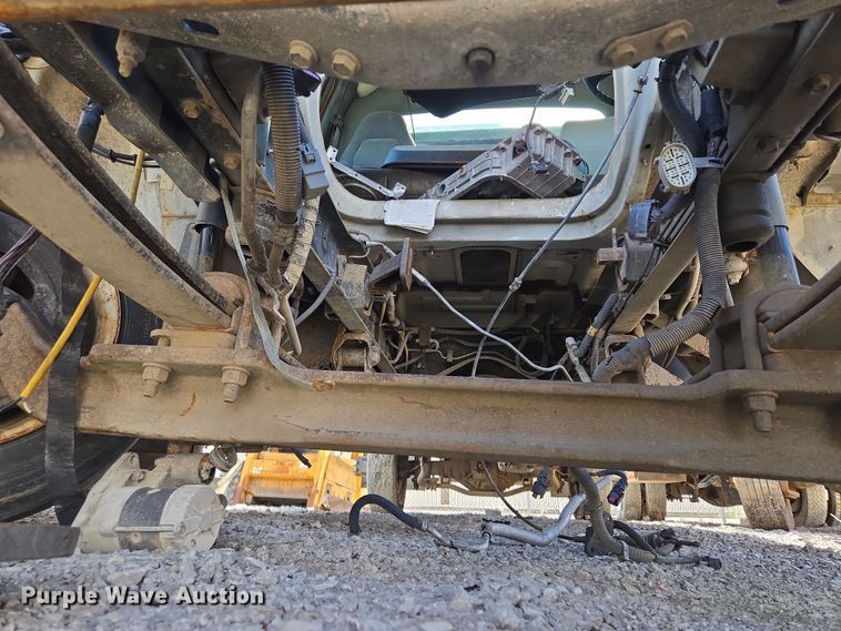 image for item EQ6911 2008 GMC C4500 flatbed truck