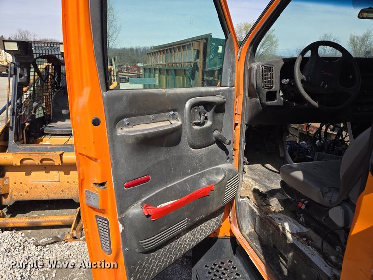 image for item EQ6911 2008 GMC C4500 flatbed truck