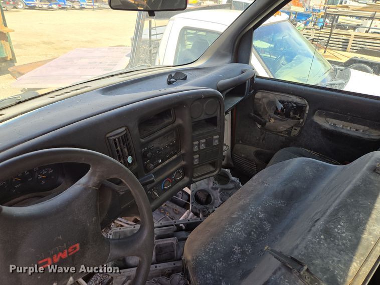 image for item EQ6911 2008 GMC C4500 flatbed truck