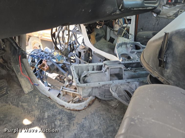 image for item EQ6911 2008 GMC C4500 flatbed truck