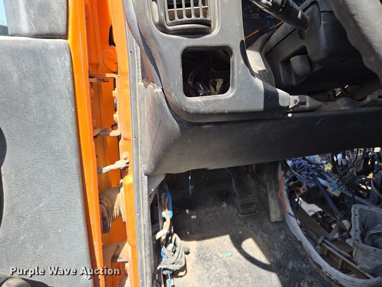 image for item EQ6911 2008 GMC C4500 flatbed truck