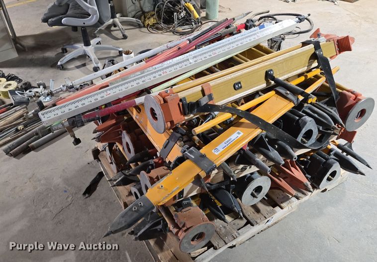 image for item EQ6921  Approximately 20 tripods 