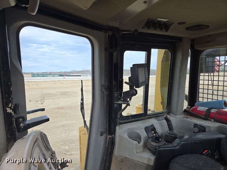 image for item EQ6939 2014 Caterpillar  D6T LGP  dozer