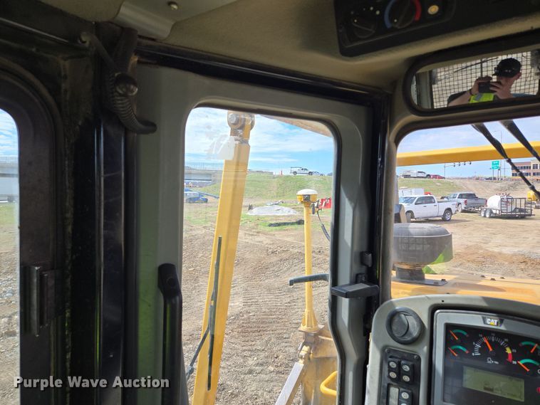 image for item EQ6939 2014 Caterpillar  D6T LGP  dozer