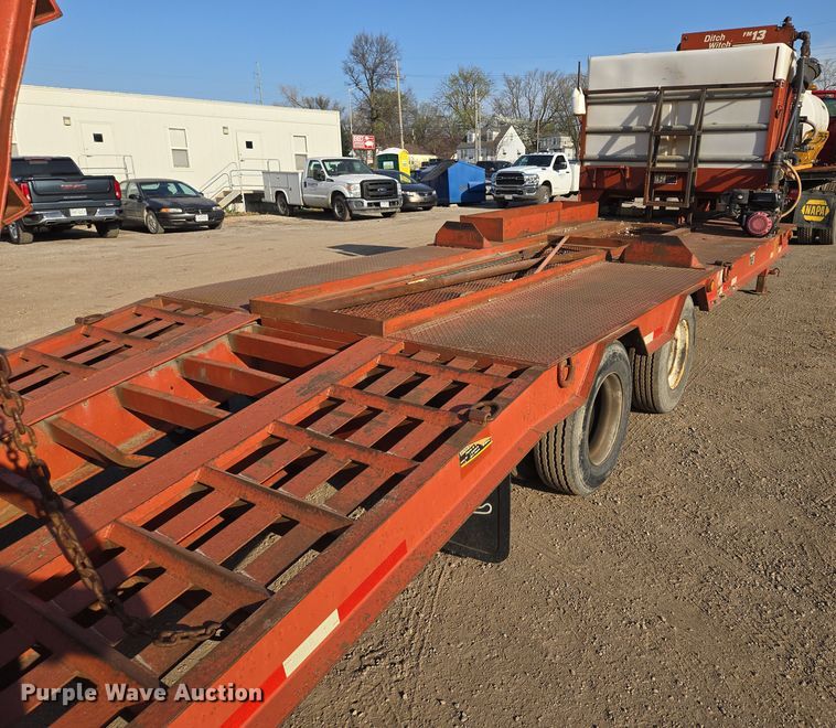 image for item EQ6941 2004 Belshe equipment trailer