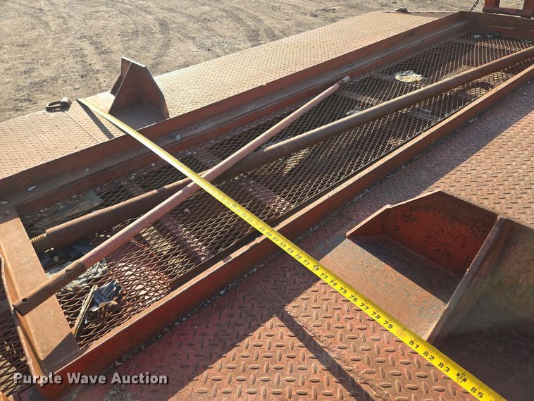 image for item EQ6941 2004 Belshe equipment trailer