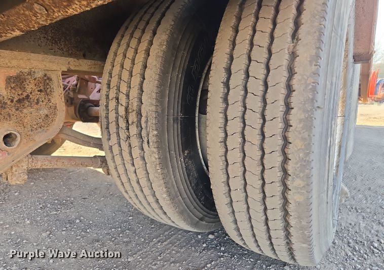 image for item EQ6941 2004 Belshe equipment trailer