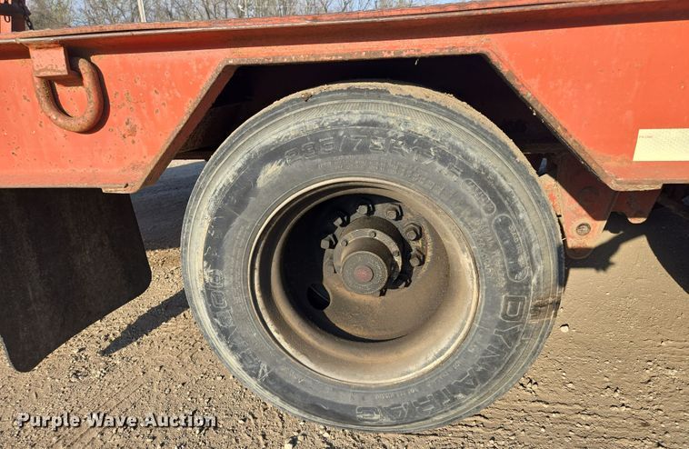 image for item EQ6941 2004 Belshe equipment trailer