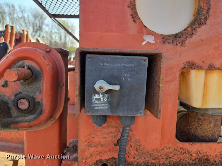 image for item EQ6941 2004 Belshe equipment trailer