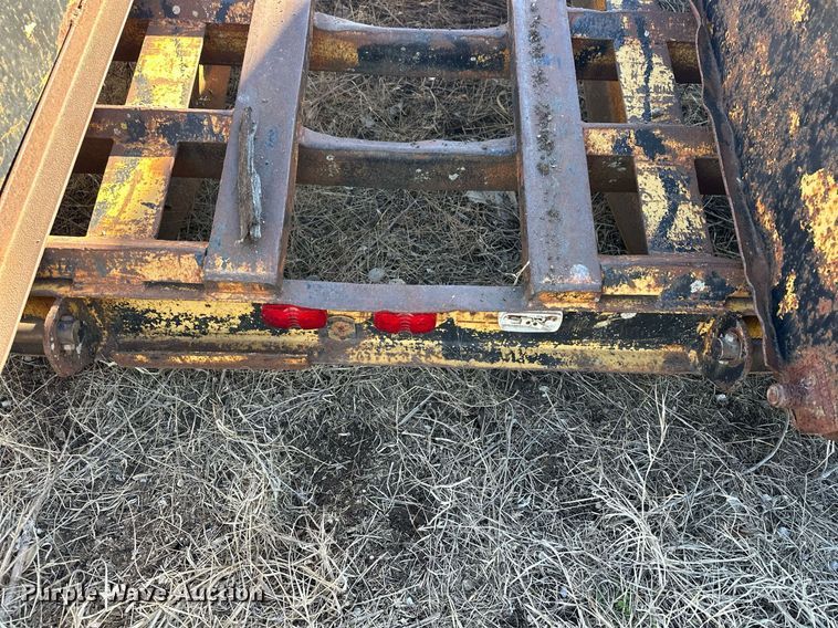 image for item ER1061 1992 Belshe T-8 equipment trailer