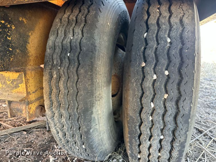 image for item ER1061 1992 Belshe T-8 equipment trailer