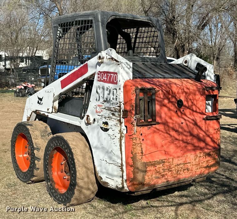 image for item ER8931 2013 Bobcat S130 skid steer loader