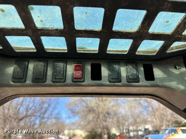 image for item ER8931 2013 Bobcat S130 skid steer loader