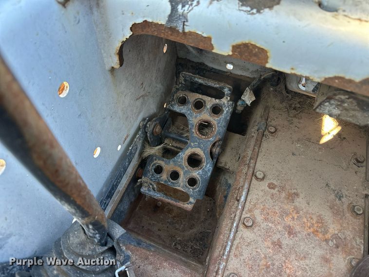 image for item ER8931 2013 Bobcat S130 skid steer loader