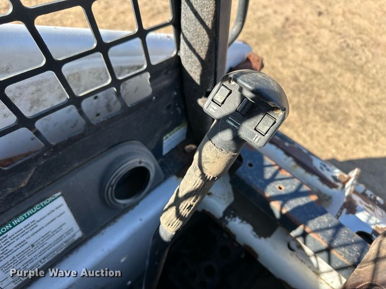 image for item ER8931 2013 Bobcat S130 skid steer loader