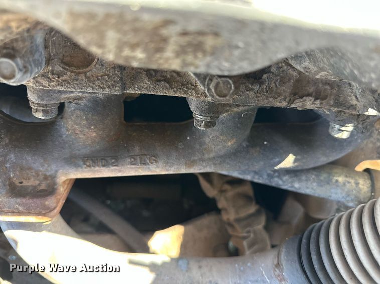 image for item ER8931 2013 Bobcat S130 skid steer loader