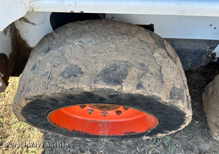 image for item ER8931 2013 Bobcat S130 skid steer loader