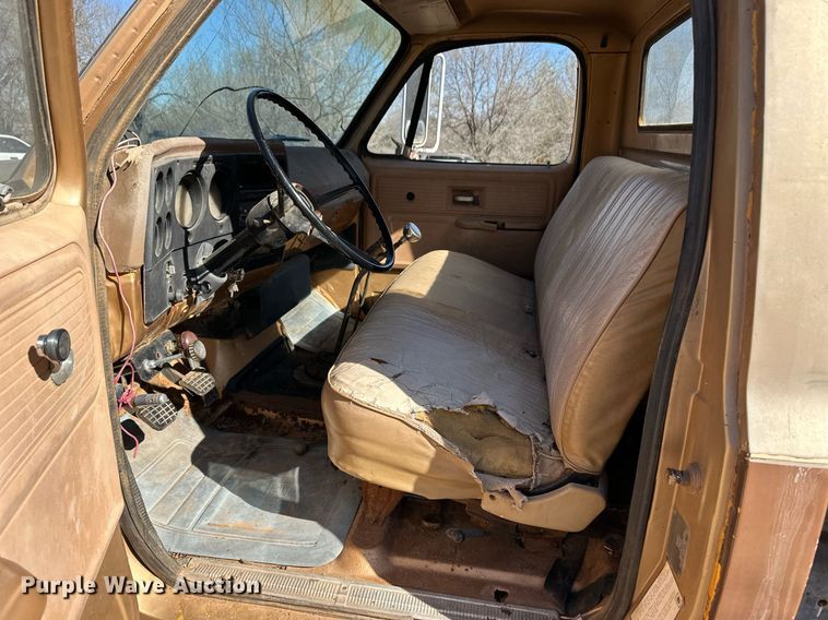 image for item ER8934 1980 Chevrolet C60 dump truck