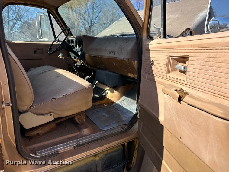 image for item ER8934 1980 Chevrolet C60 dump truck