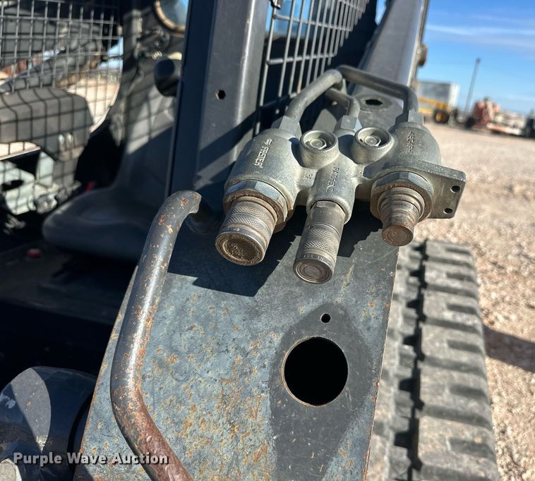 image for item ER8955 2014 New Holland C232 tracked skid steer loader