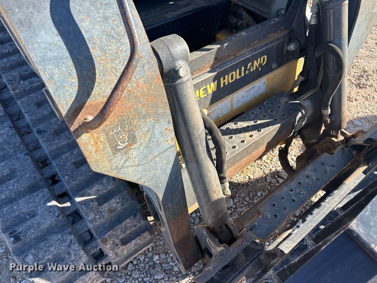 image for item ER8955 2014 New Holland C232 tracked skid steer loader