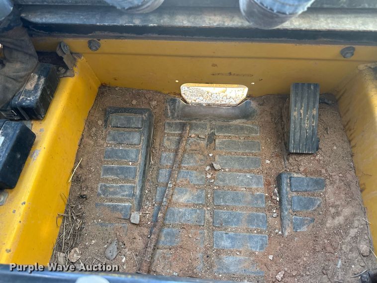 image for item ER8955 2014 New Holland C232 tracked skid steer loader