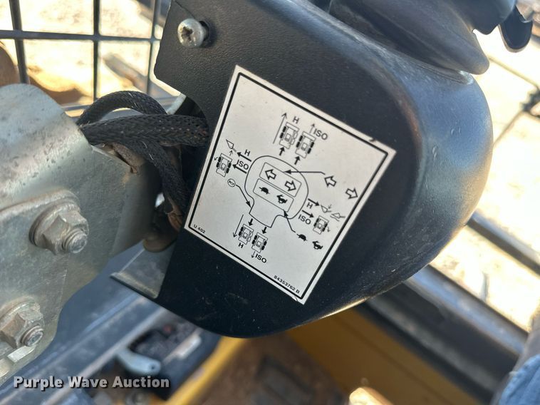 image for item ER8955 2014 New Holland C232 tracked skid steer loader