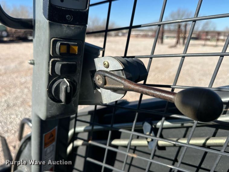 image for item ER8955 2014 New Holland C232 tracked skid steer loader