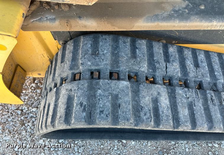 image for item ER8955 2014 New Holland C232 tracked skid steer loader