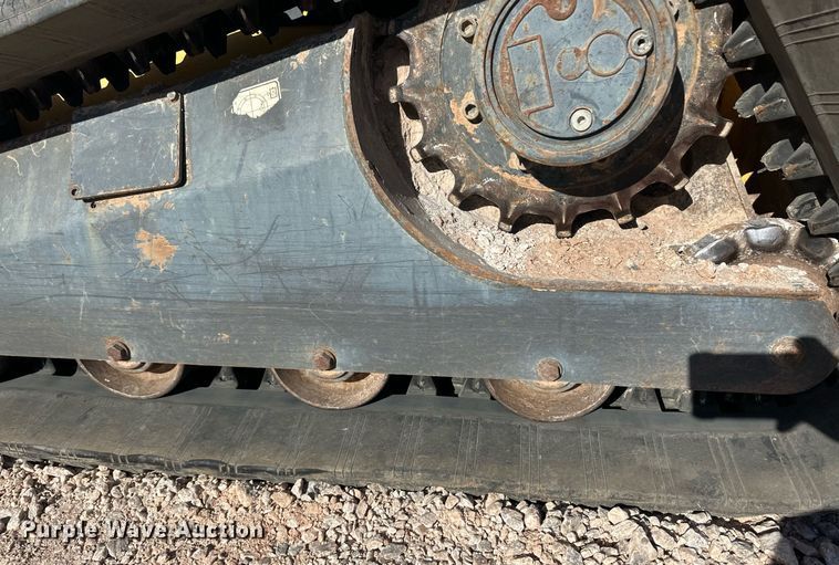 image for item ER8955 2014 New Holland C232 tracked skid steer loader