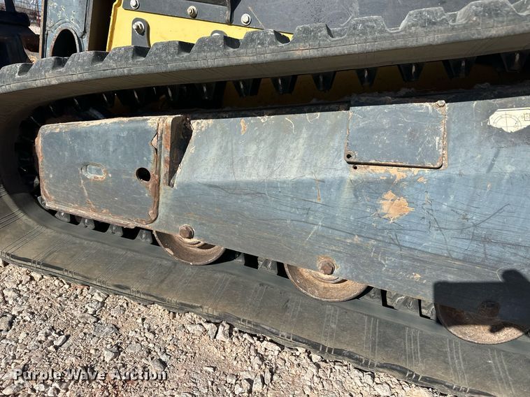 image for item ER8955 2014 New Holland C232 tracked skid steer loader